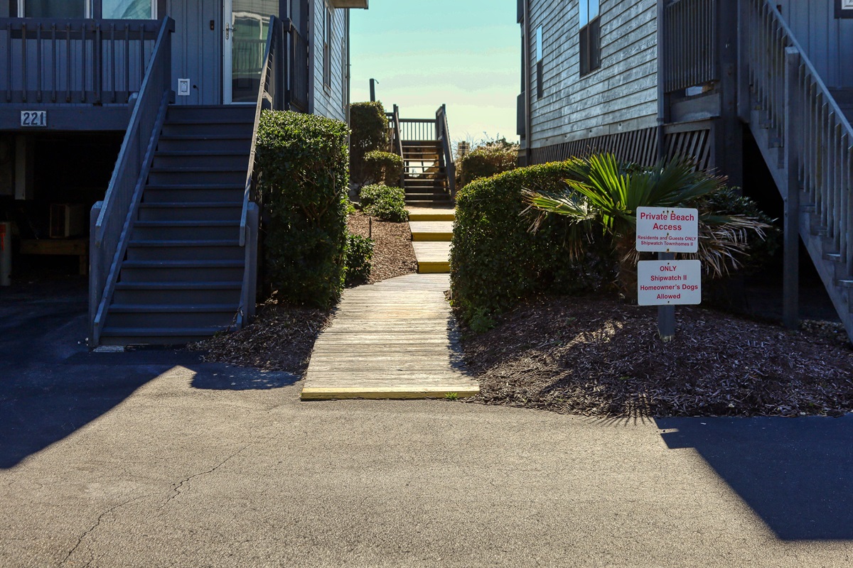 Beach access boardwalk