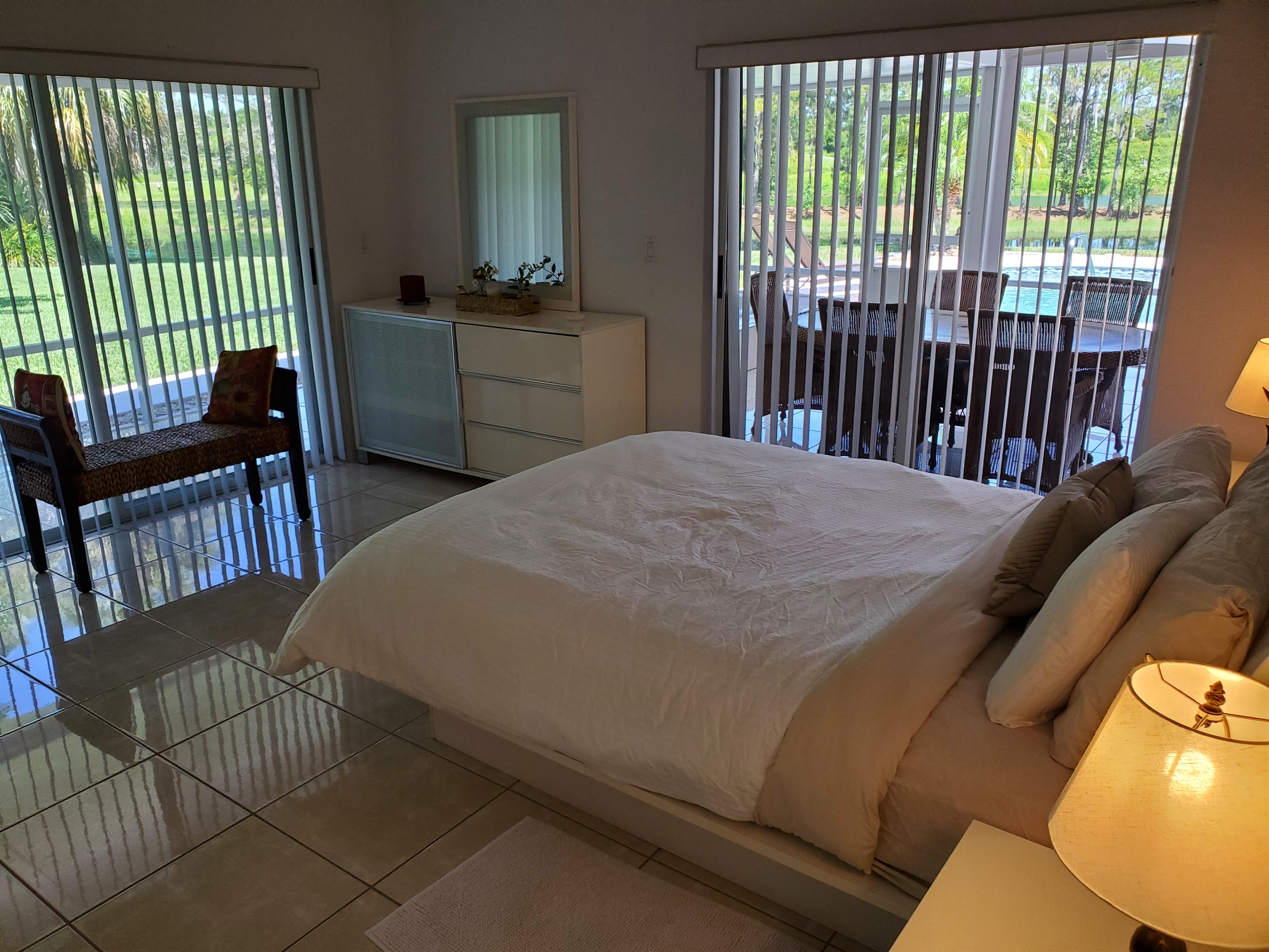 Master Queen bedroom with lanai views