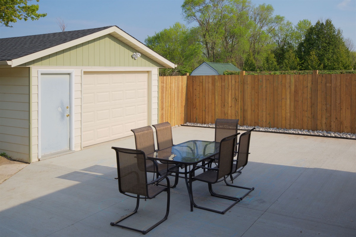 2a97010f70c14436a0efa073c1fdee76 Large