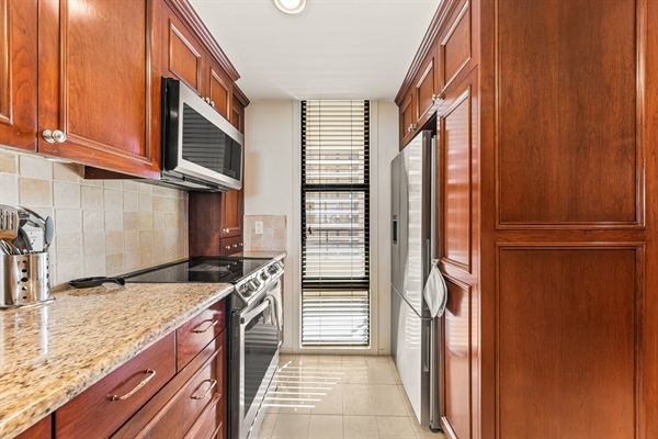 Fully loaded kitchen with state of the art appliances