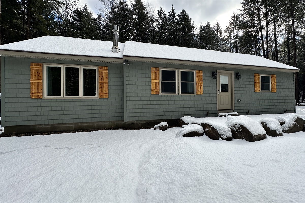 Front of House after the first Snow of 2023