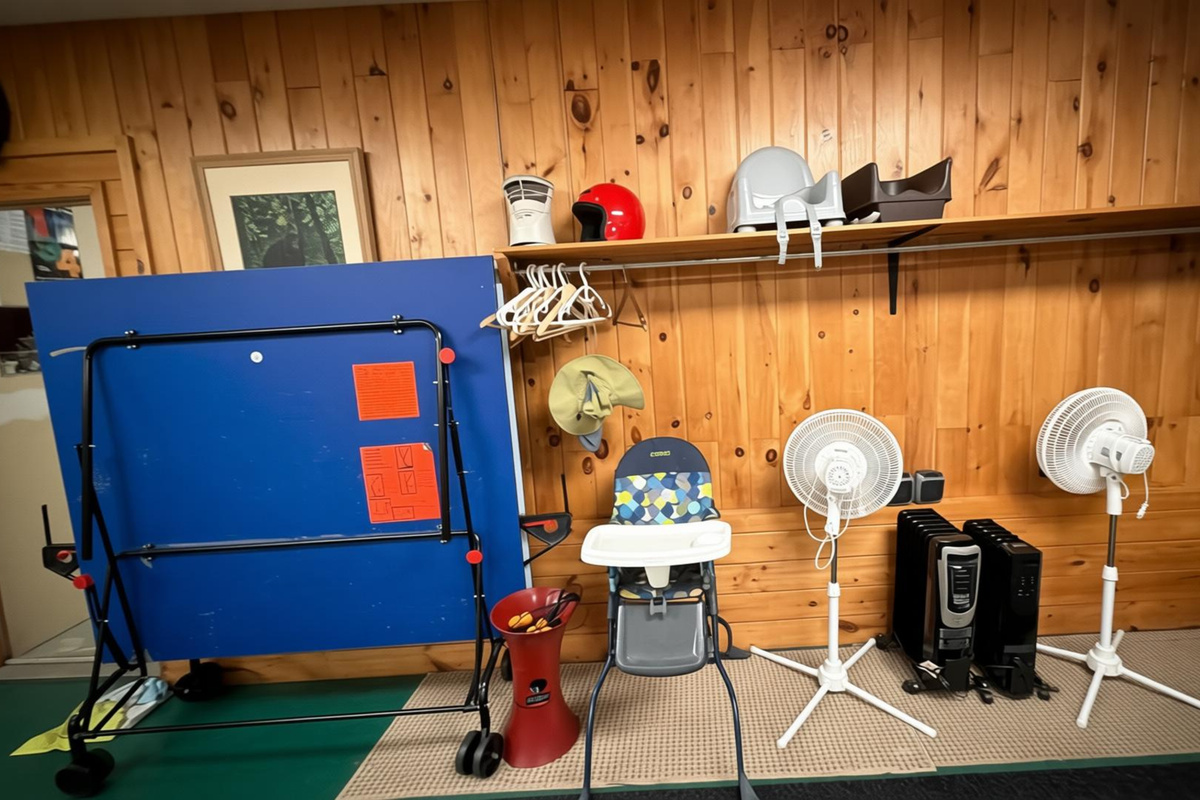 Pingpong table/high chair/standup fans