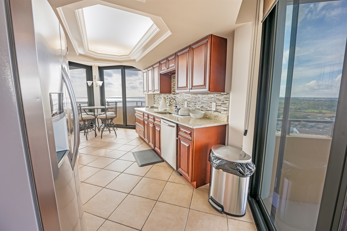 Room with Stunning Views🌊☀️