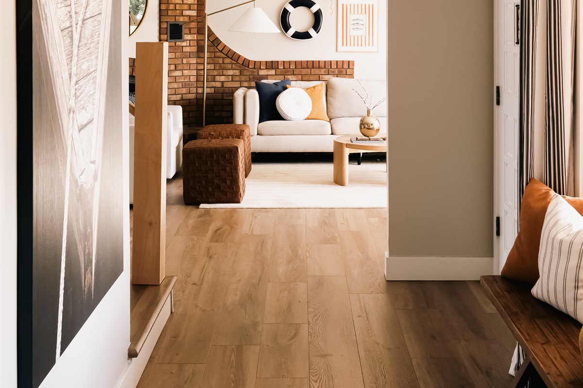 Spacious entryway!