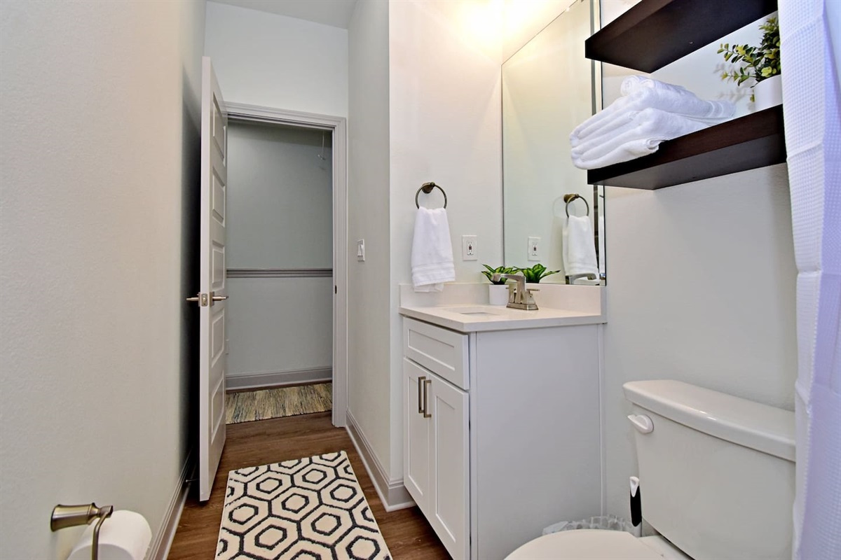 2nd Floor Shared Bath