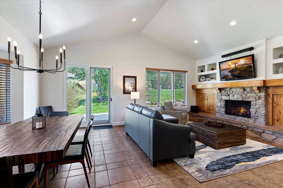 From dinner to downtime, this open living space keeps the whole group together while still feeling spacious and relaxing.