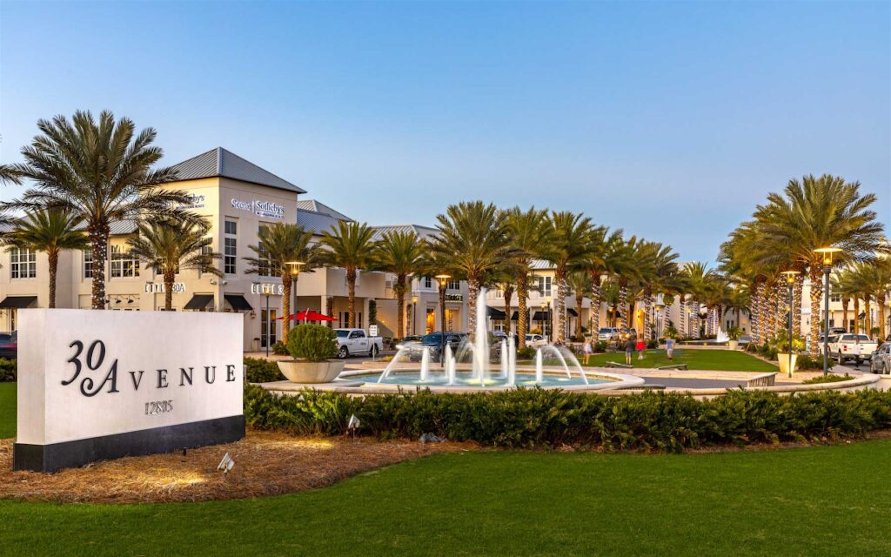 Explore 30Avenue—an upscale town center with stylish shops, great restaurants, and weekly live music, just a quick drive or bike ride away.Explore 30Avenue—an upscale town center with stylish shops, great restaurants, and weekly live music, just a quick dr
