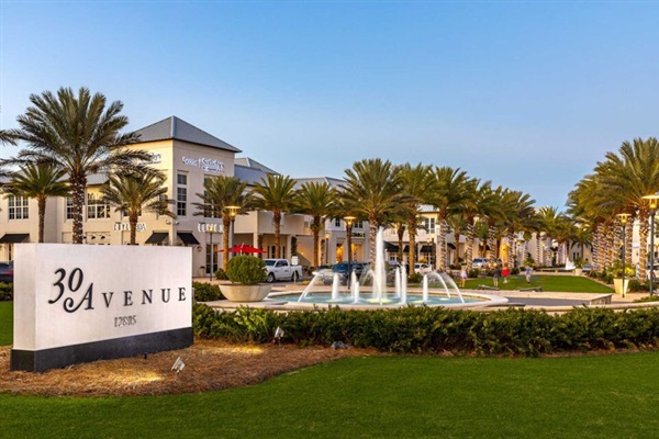 Explore 30Avenue—an upscale town center with stylish shops, great restaurants, and weekly live music, just a quick drive or bike ride away.Explore 30Avenue—an upscale town center with stylish shops, great restaurants, and weekly live music, just a quick dr