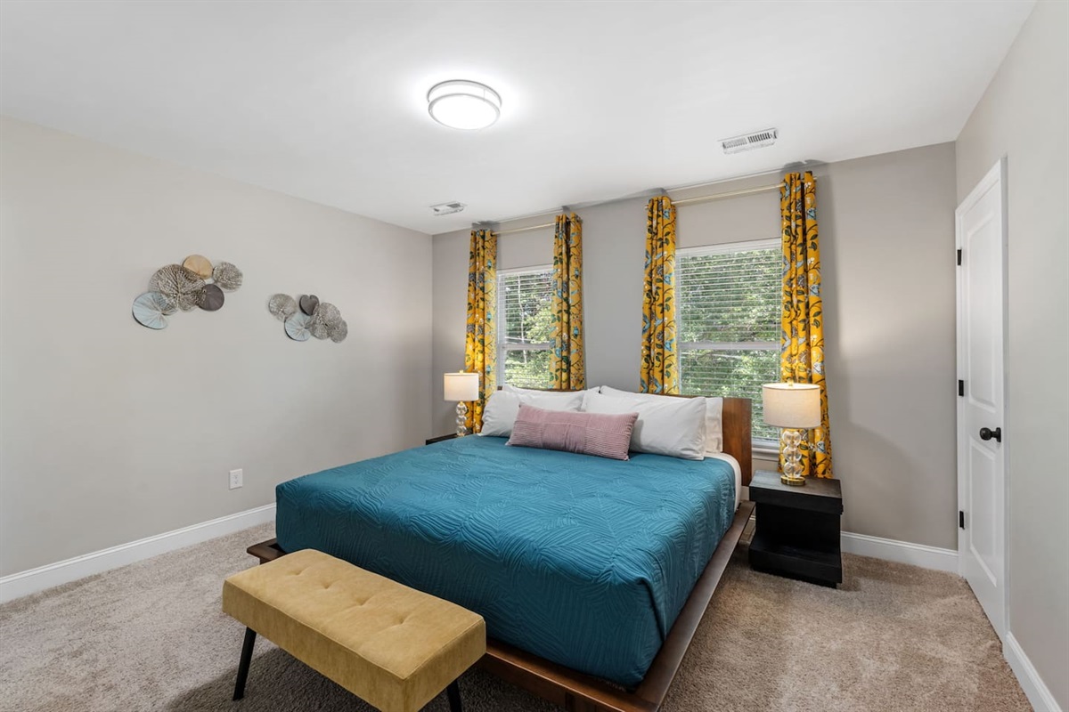 Left unit - Main bedroom with King bed
