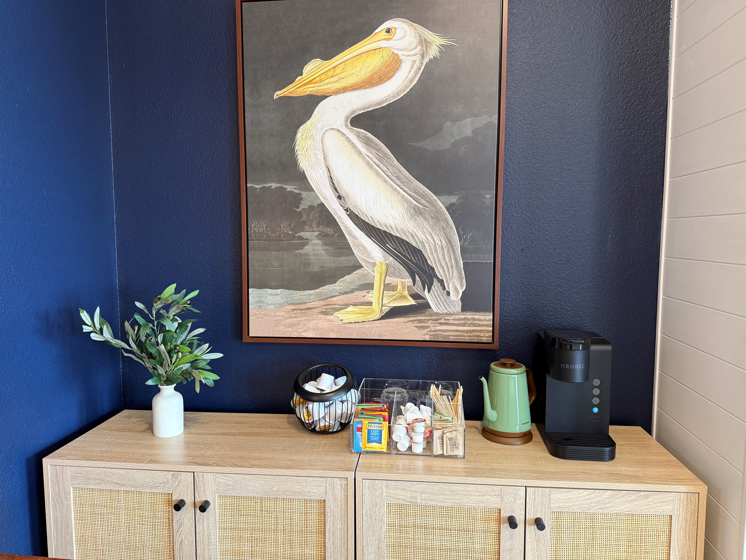 An awesome coffee and tea bar in the Seafarer Suite. 