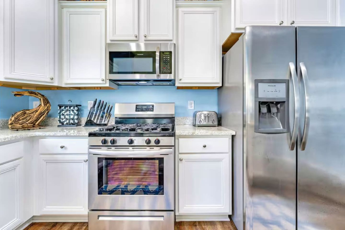 Full Kitchen with stainless steel appliances, modern finishes, and everything you need to prepare delicious meals