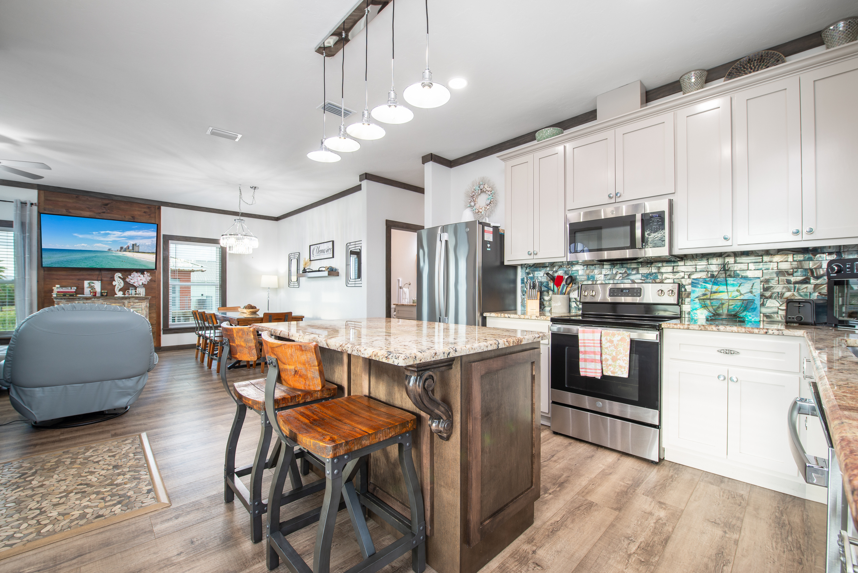 Kitchen Island sits two