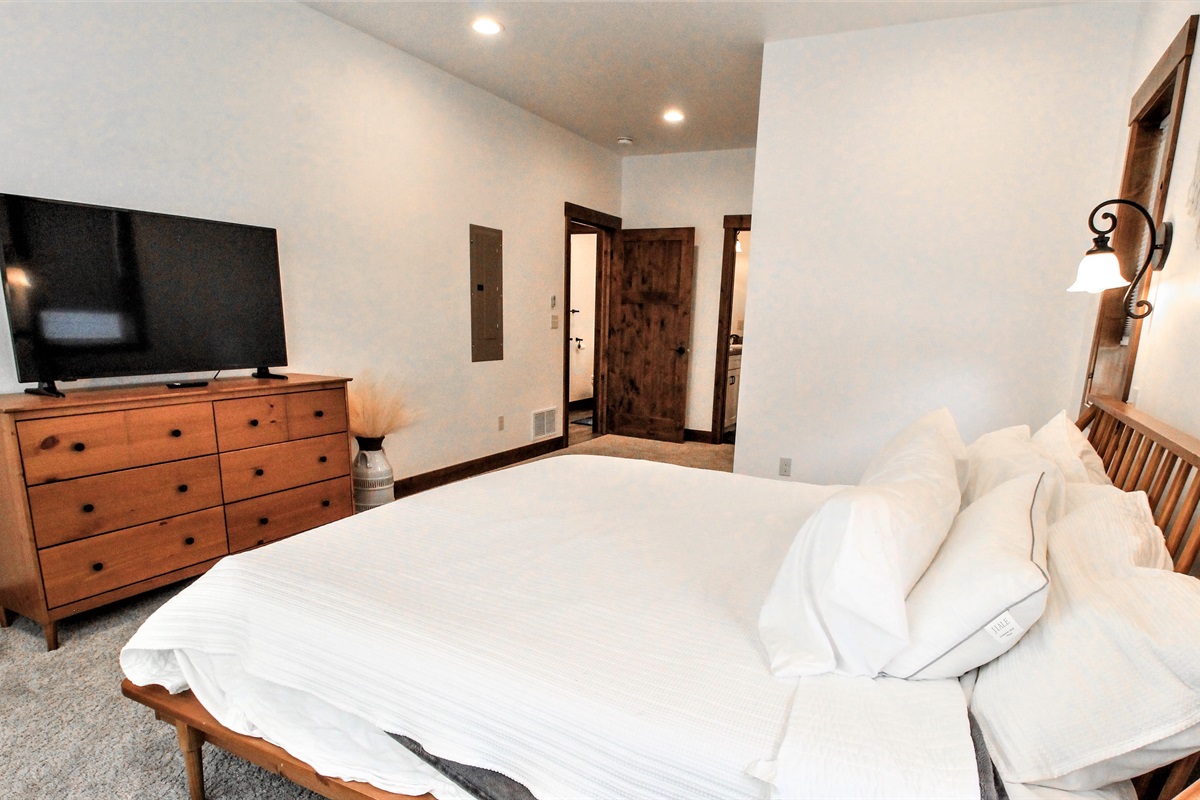 Main level master with king bed