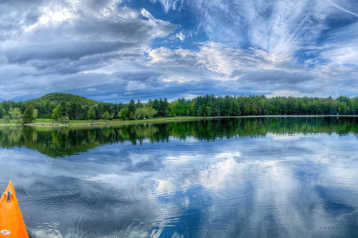 Paddlers and anglers will enjoy beautiful Lake Eaton, located just minutes from our home. 