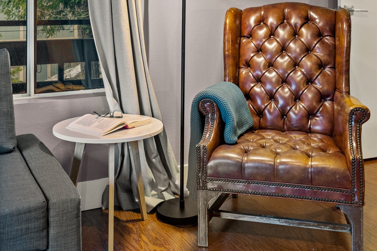 Bedroom 4: Read a book and relax in your own private lounge area located in the Master Bedroom.