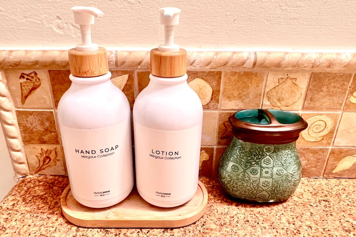 We offer lots of amenities in the bathroom.