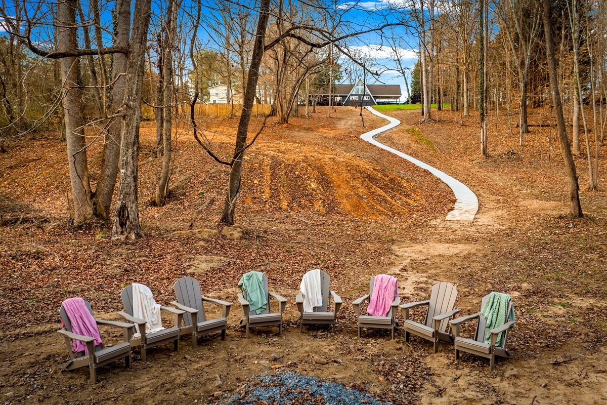 The uphill walk back from the river offers a gentle challenge. It’s best suited for guests comfortable with moderate physical activity.