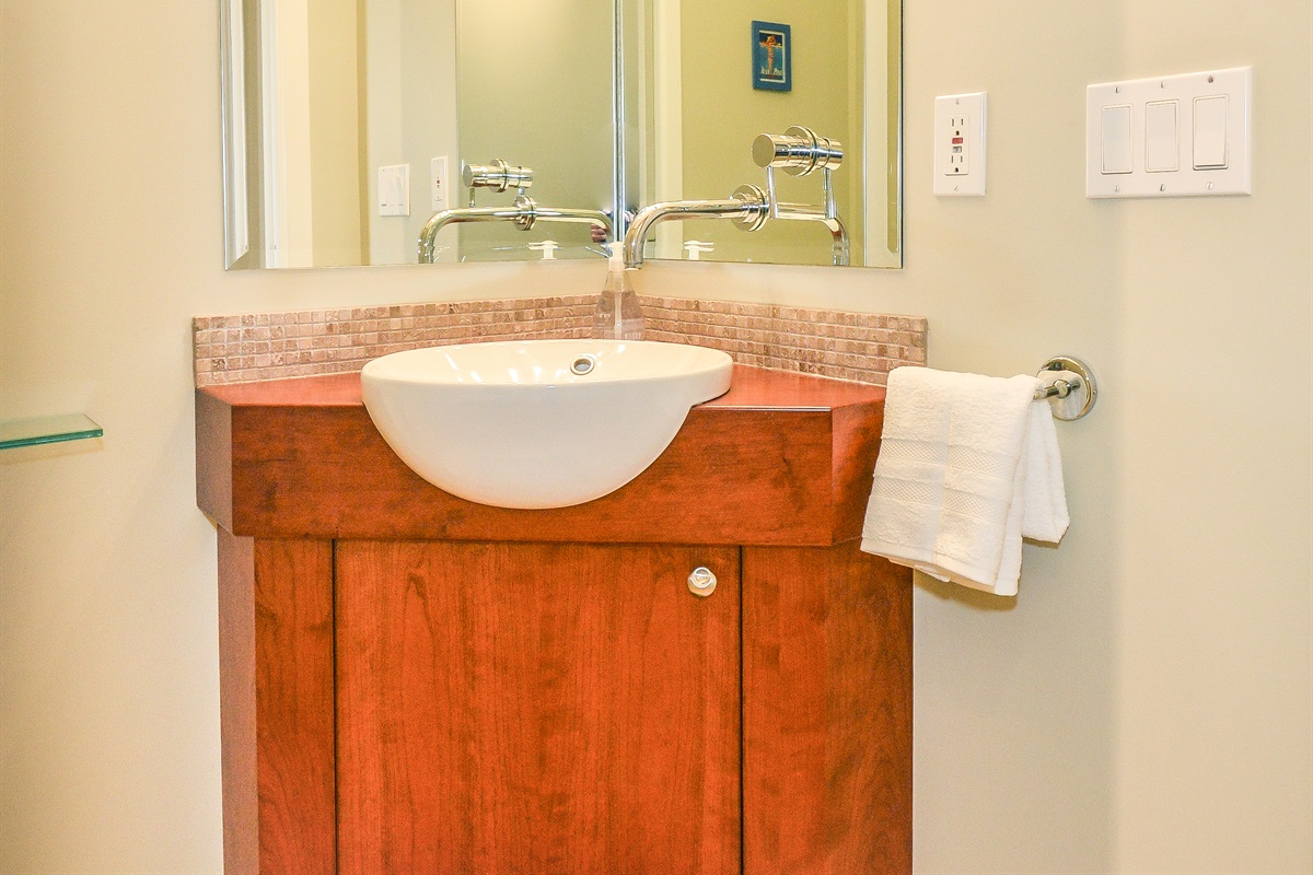 Bright ensuite with lots of space