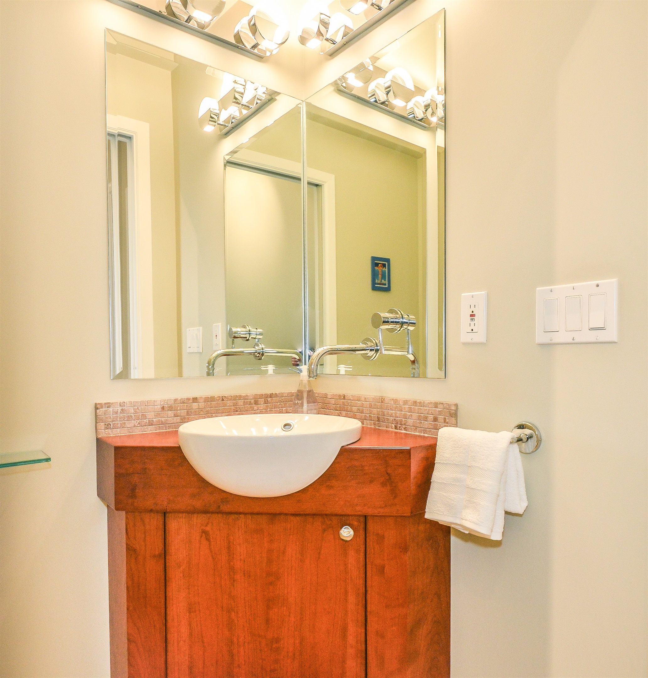 Bright ensuite with lots of space