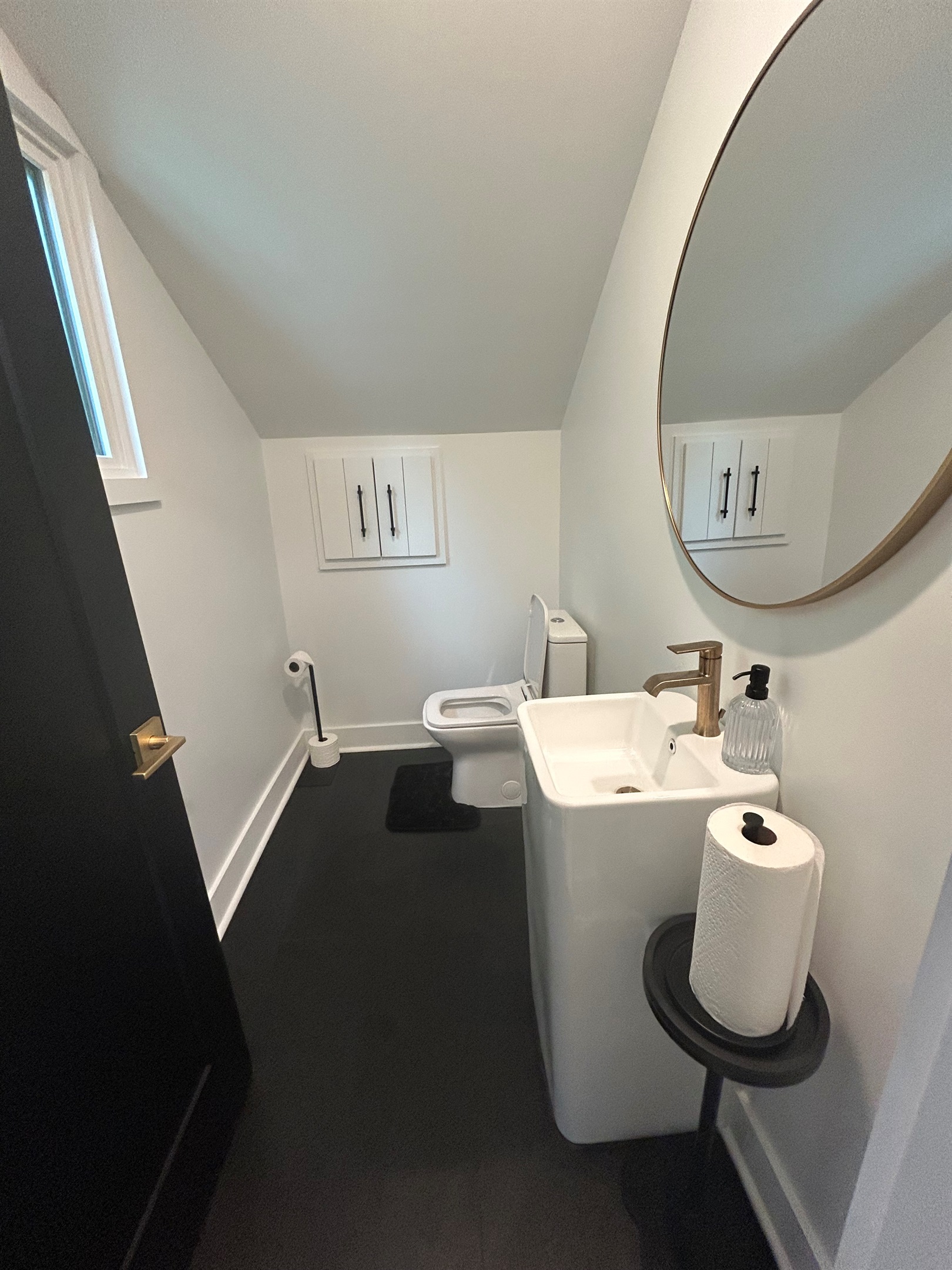 Ensuite half bathroom