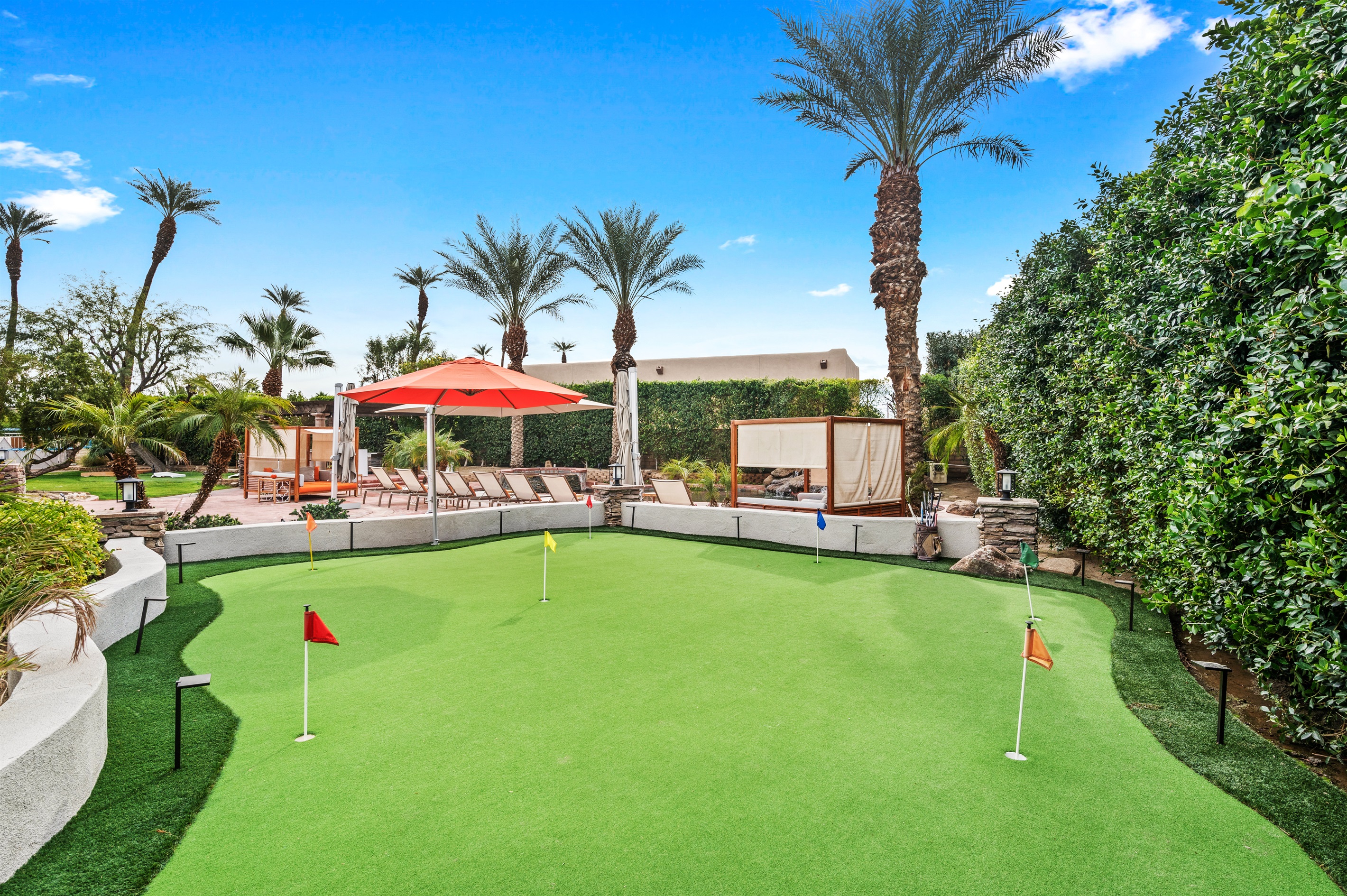 putting green day