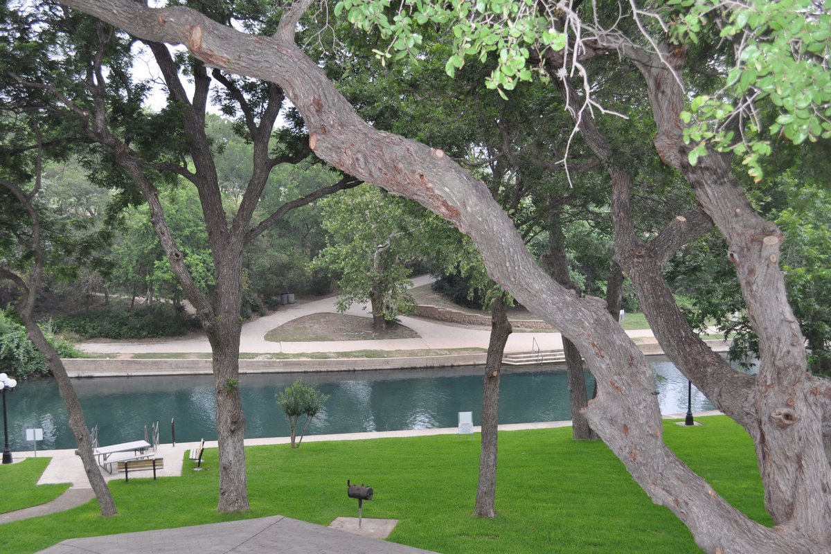 Oh that beautiful Comal River!