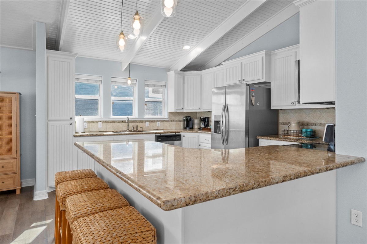 2b39c3d6b6a84c57884cb196038a7273 Large | Beachhouse | Texas | TX | Vacation Homes | Galveston | Crystal Beach | Kokomo | Breezy Days | Beachfront Elegance | Sunrise Serenity | Southern Sands Property Management, LLC