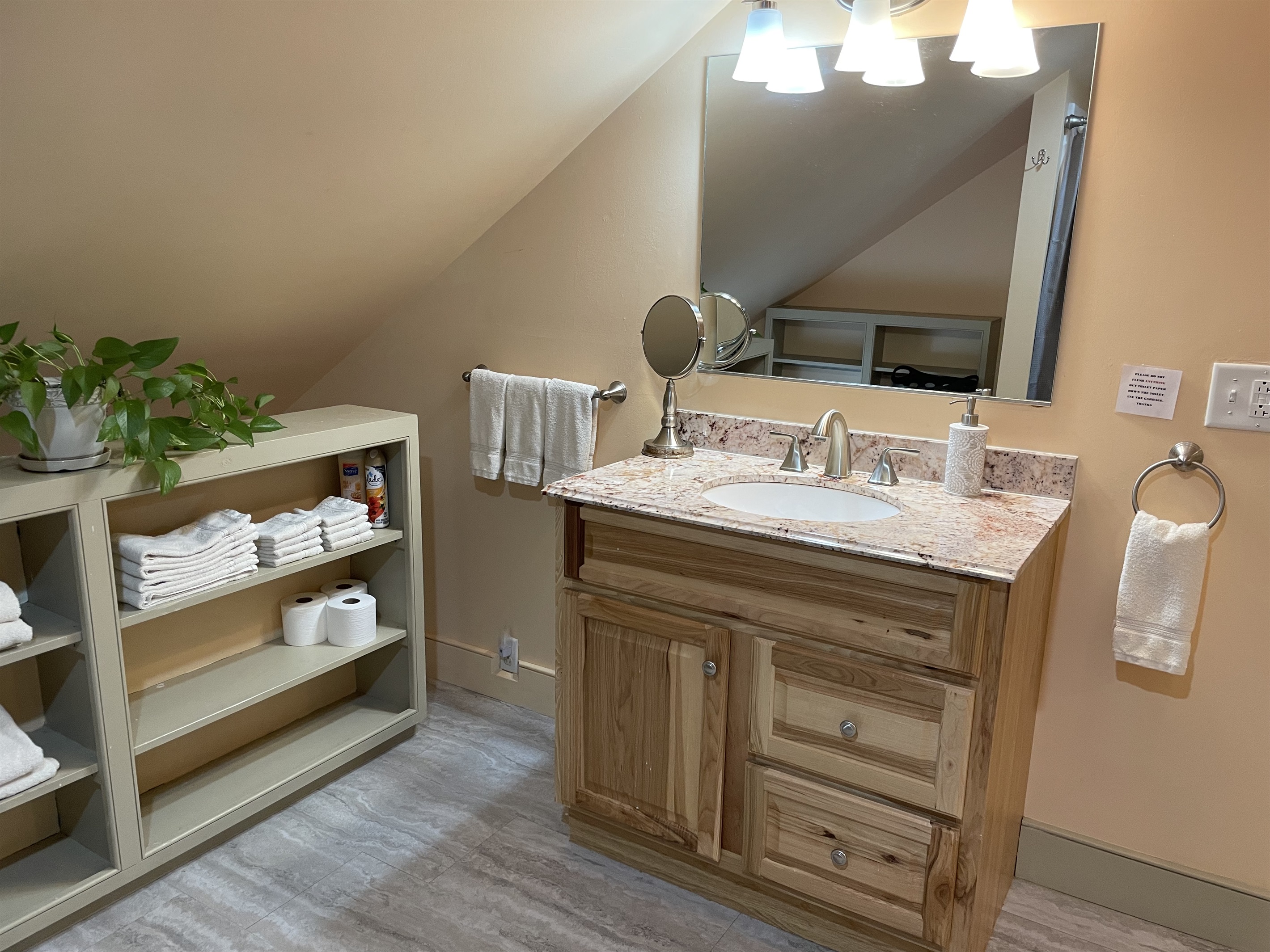 2nd floor bath with shower