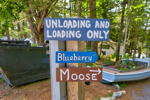 Uploading and loading zone signal