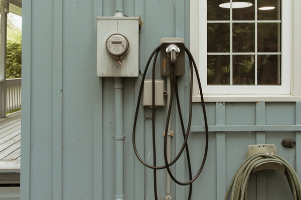 Plug in, unwind, and explore without worry. Your car—and your peace of mind—are fully charged. Arrive low. Leave full. Simple as that. Level 2 Electric car charger -Tesla adapter provided. Charge Point J1772 connector 7.5 kw