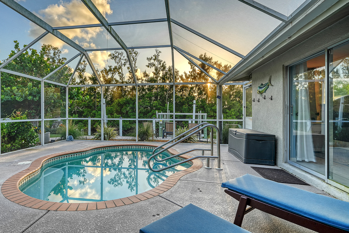 The views and sunsets are amazing in this backyard!