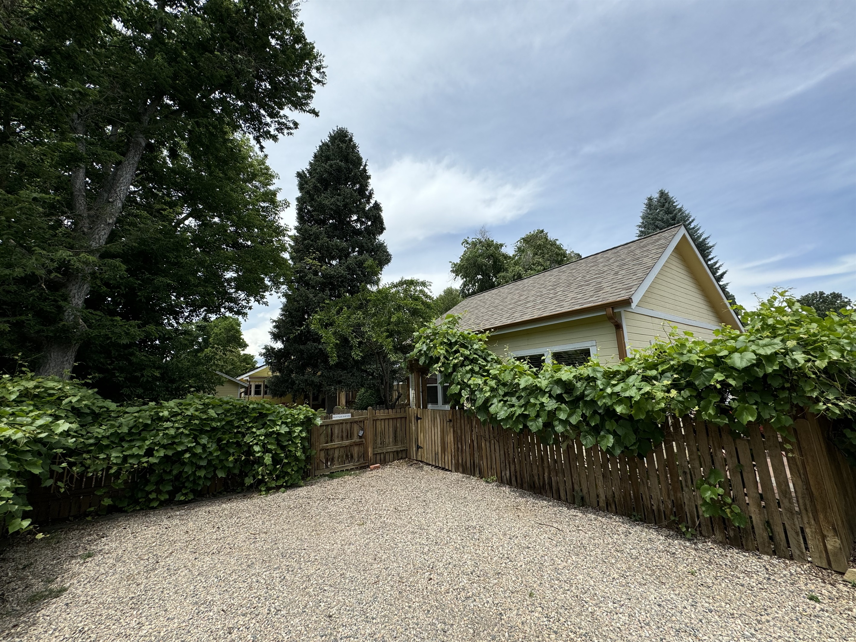 Grapevine Alley Entrance and Parking