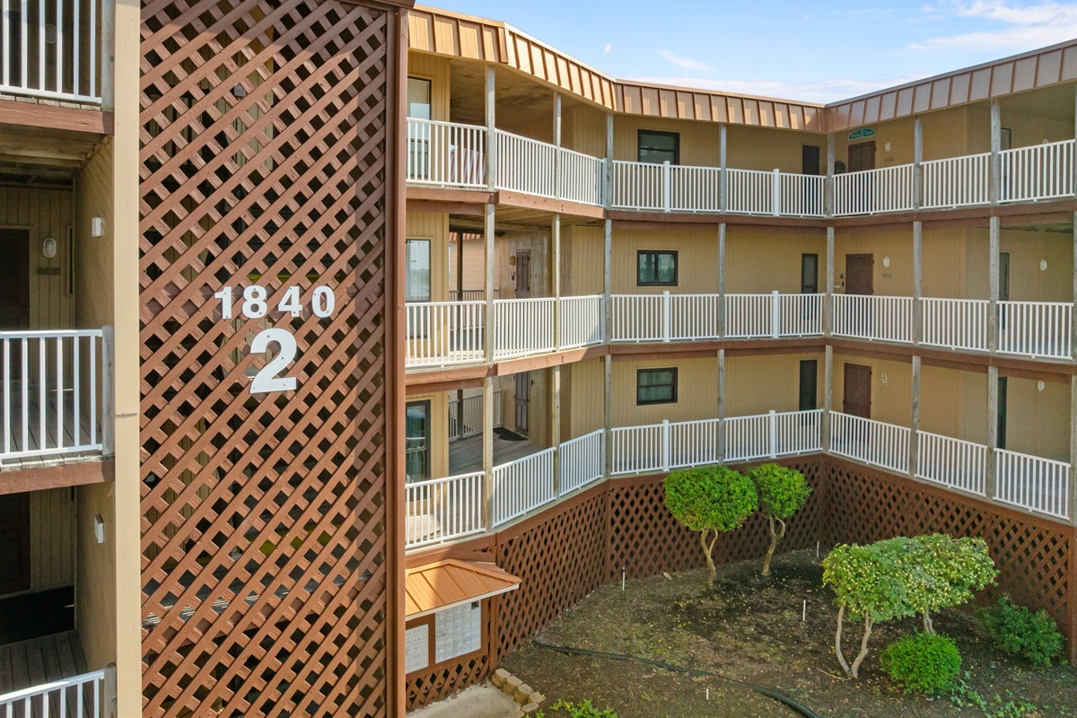 Easy-to-find Building 2 with open-air walkways and a welcoming courtyard