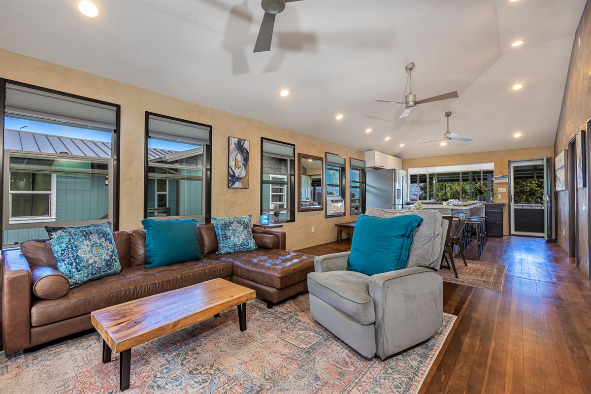Luxe leather sectional and recliner