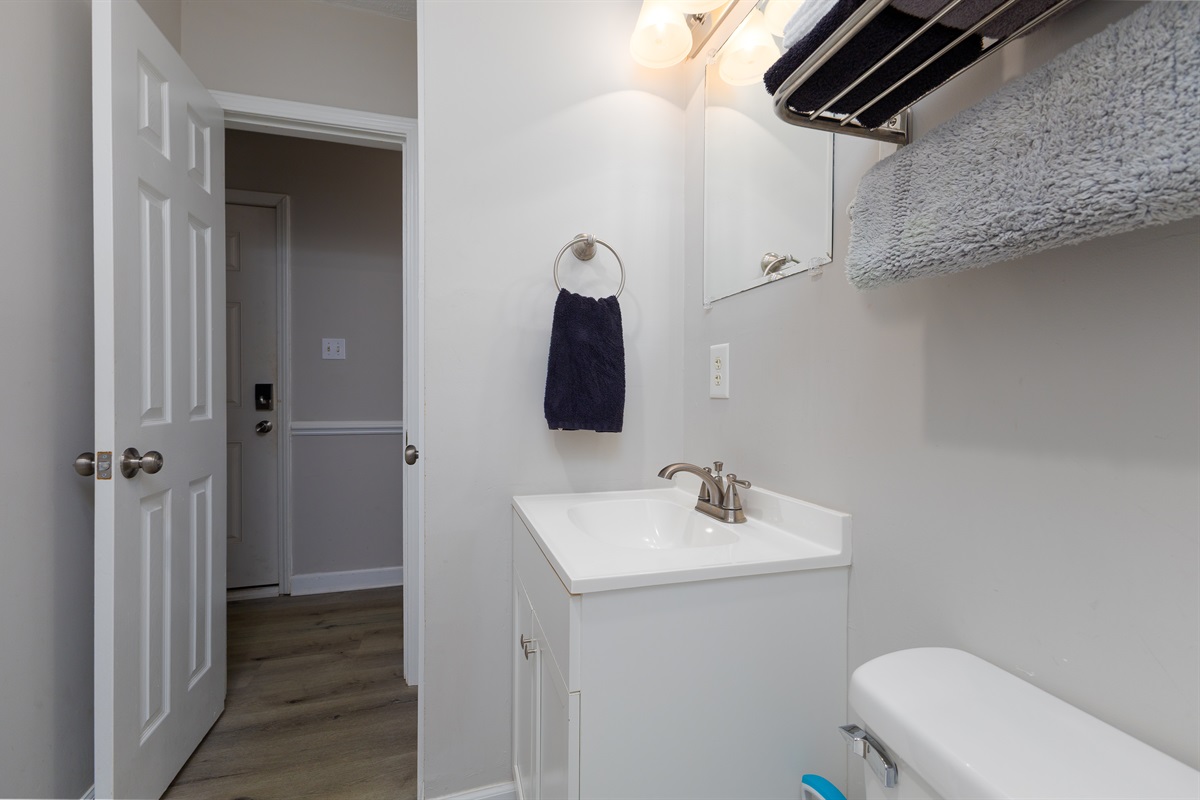 Clean and efficient bathroom