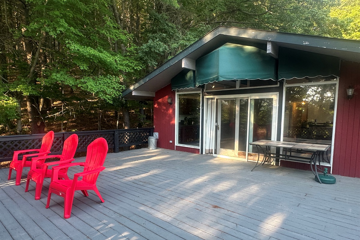Second story balcony
