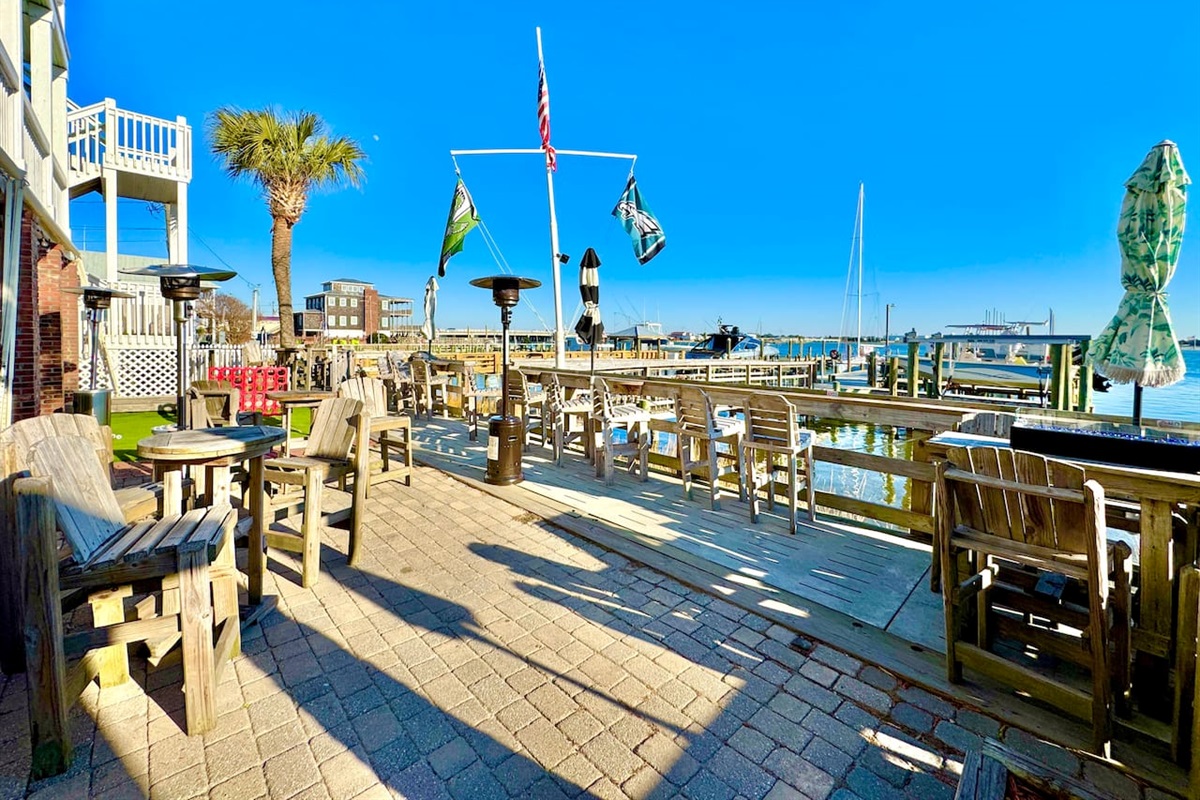 Downtown historic Swansboro on the waterfront - boating, fishing, dining, shopping, live music, and small town fun