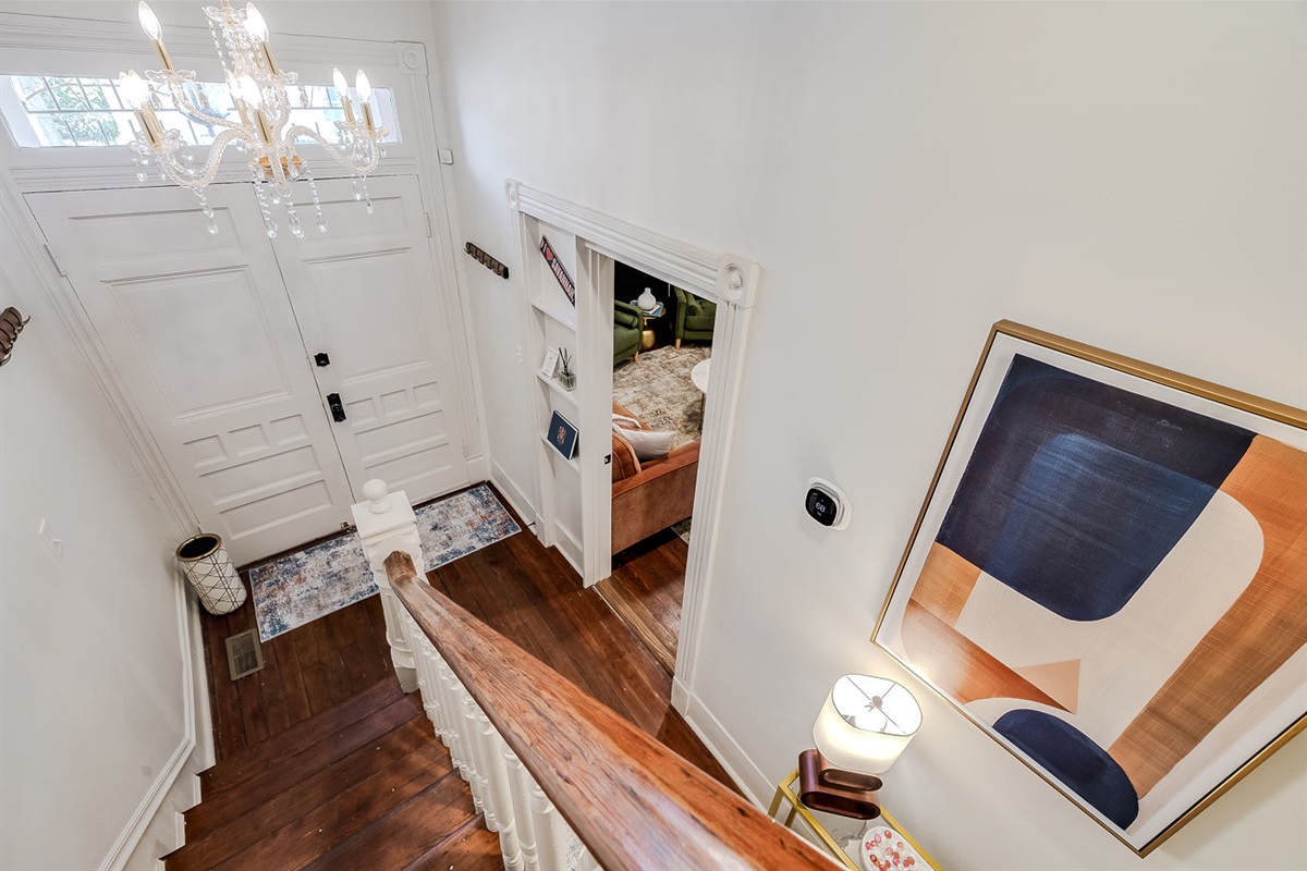 Entrance - Coat hanging