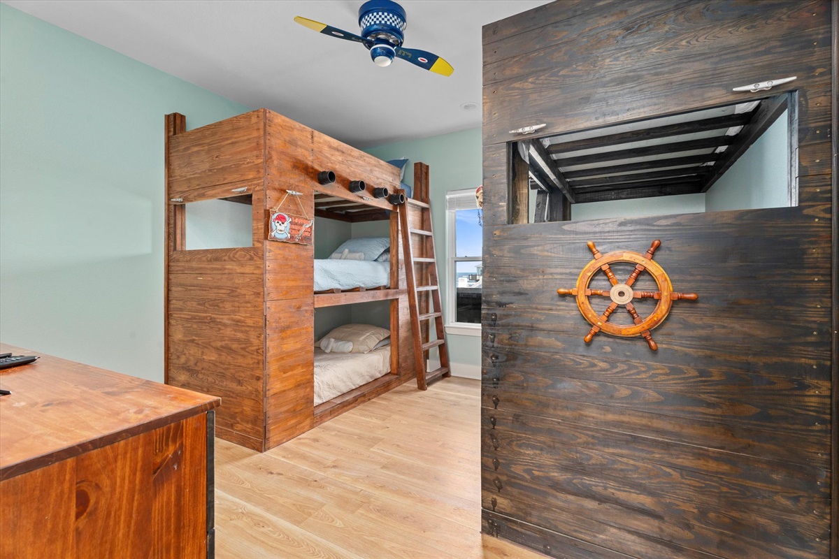 2b9a9015ec7f4c70b7da9dd14cbd6433 Large | Beachhouse | Texas | TX | Vacation Homes | Galveston | Crystal Beach | Kokomo | Breezy Days | Beachfront Elegance | Sunrise Serenity | Southern Sands Property Management, LLC