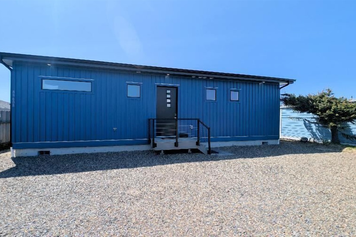 The house and parking