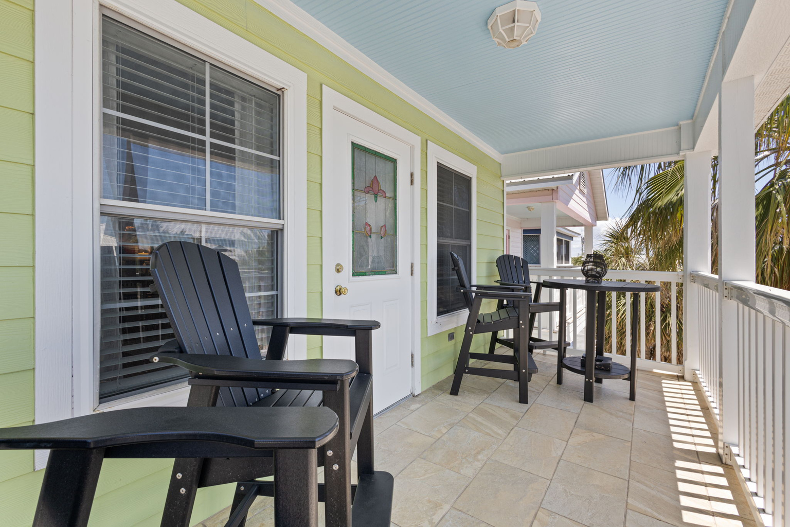 Spacious upper balcony with Gulf views!