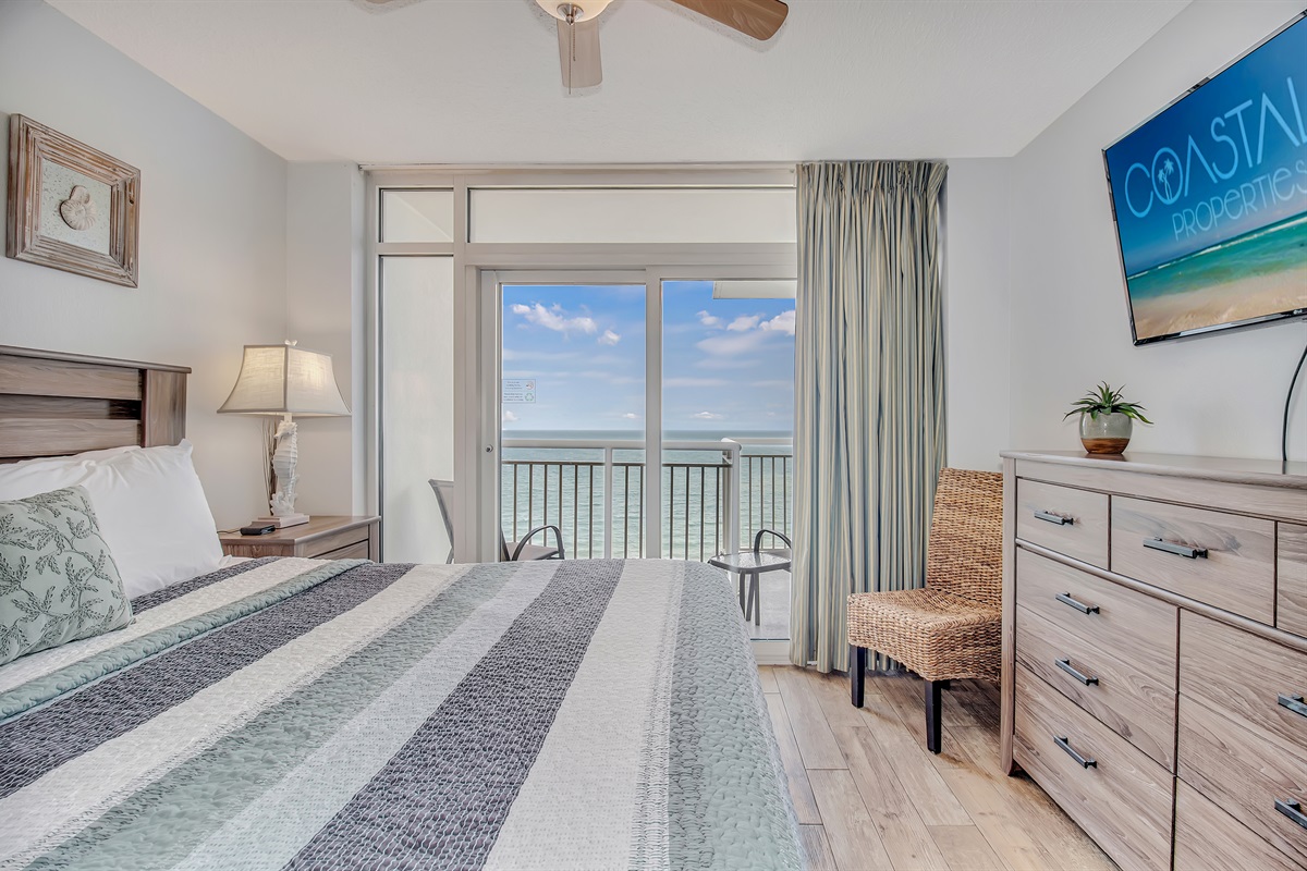 Dreamy bedroom overlooking the beach!