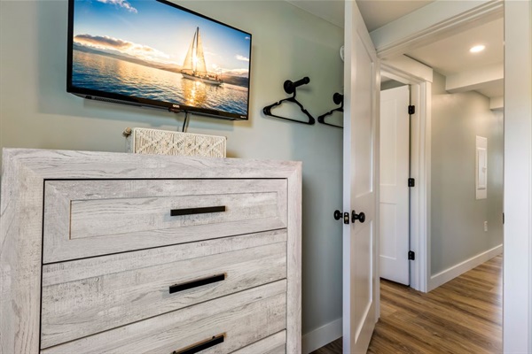 Conveniently located guest room with a comfy full-size bed