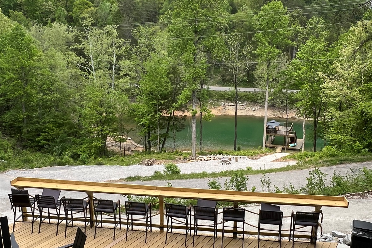 Enjoy your beverages while looking to the lake!
