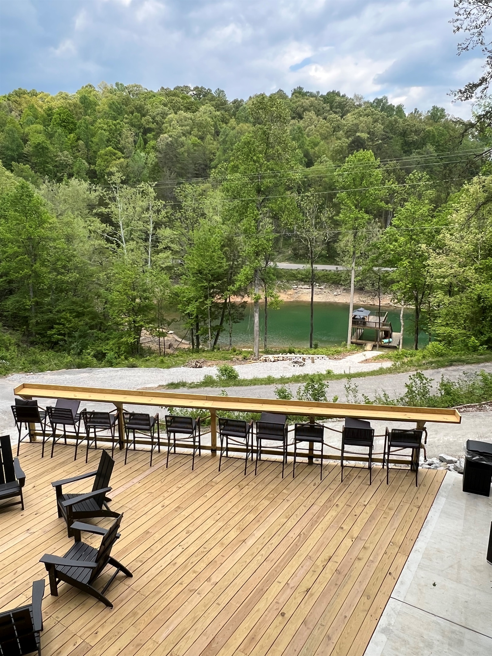 Enjoy your beverages while looking to the lake!
