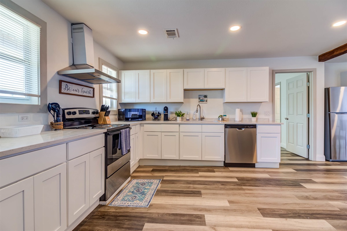 Ample counter and cabinet space 