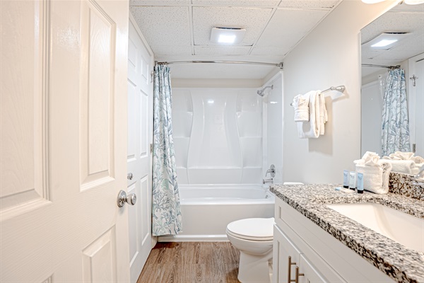 Guest bathroom with tub/shower combo