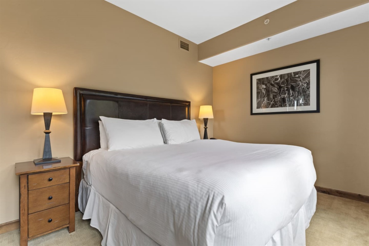 Ensuite Bedroom 1- King Bed