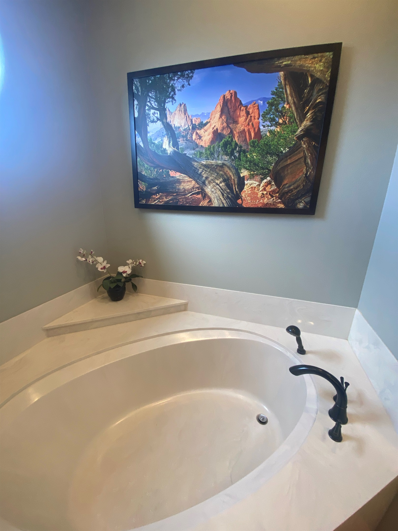 Upper bathroom: bathtub