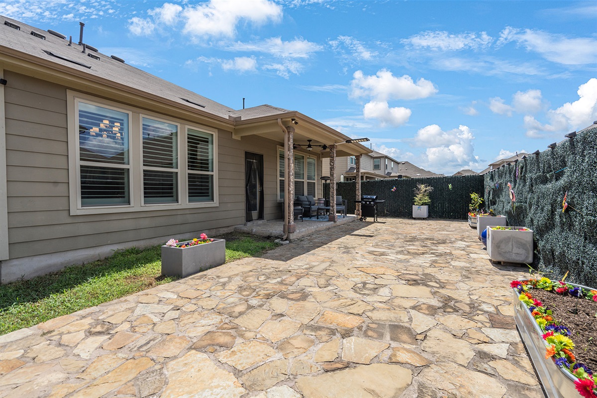 🔥 Whole‑Home “Where luxury meets play — your Austin getaway starts here.”